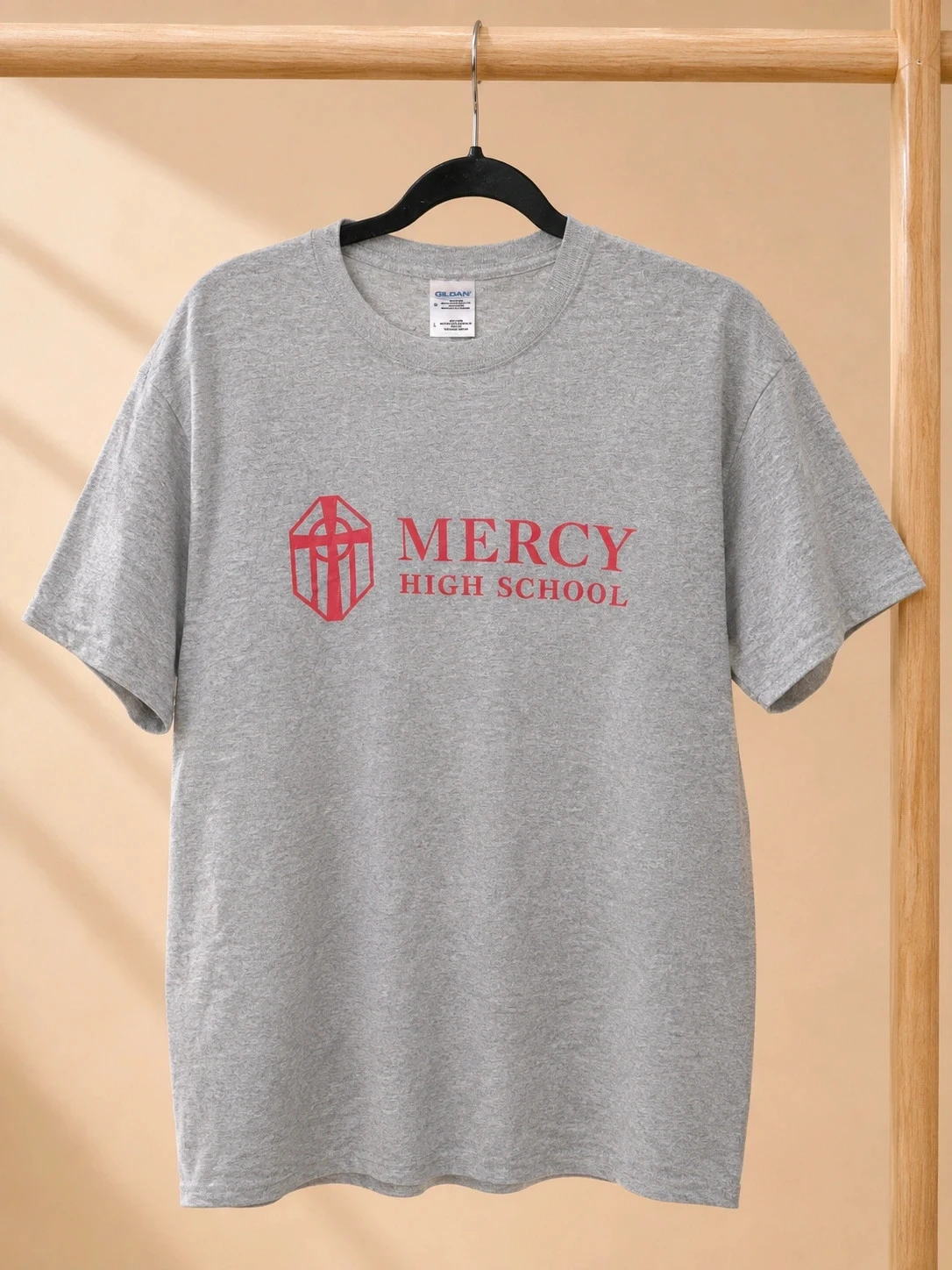 T-shirt Gildan Mercy High School gris – Taille L – style universitaire US